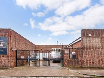 Property Image for 25 Lydden Road, Earlsfield SW18 4LT
