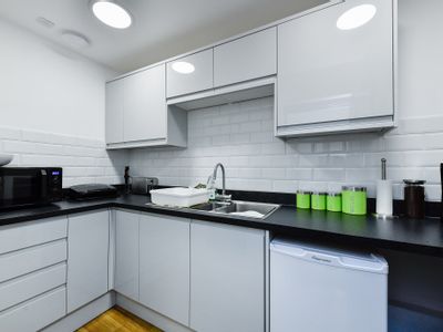 Property Image for First Floor, 11 St Peters Gate, Nottingham, Nottinghamshire, NG1 2JF