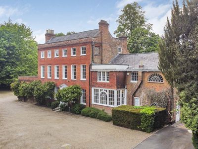 Property Image for Hare Hatch Grange, Bath Road, Hare Hatch, Reading, RG10 9SA