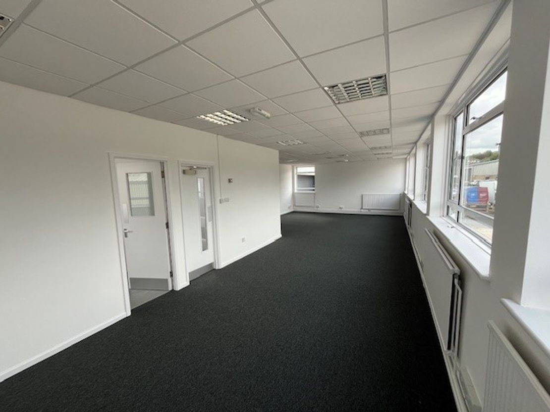 Unit 6 Multipark Norcot, Norcot Industrial Estate, Sterling Way, Reading, RG30 6HW