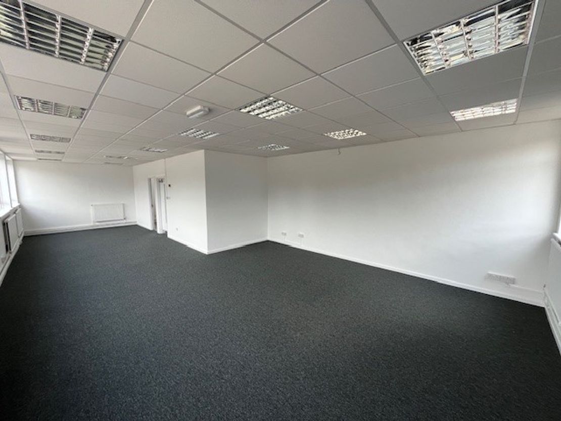 Unit 6 Multipark Norcot, Norcot Industrial Estate, Sterling Way, Reading, RG30 6HW