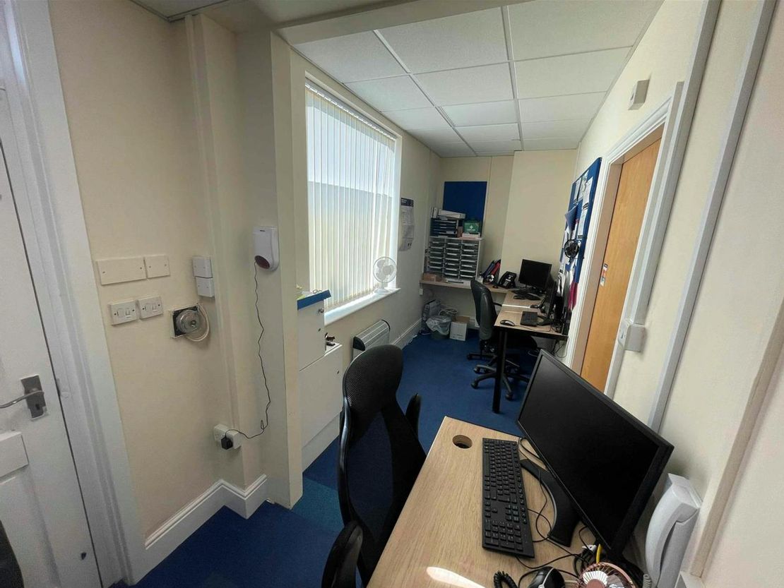 25-27 Well Street & 82 Garden Street, Newcastle, ST5 1BP