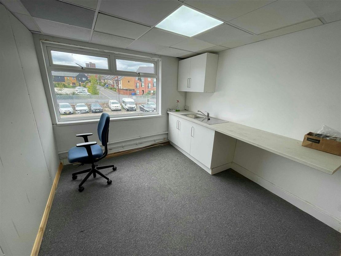 Canalside, Stoke-on-Trent, ST1 3LL