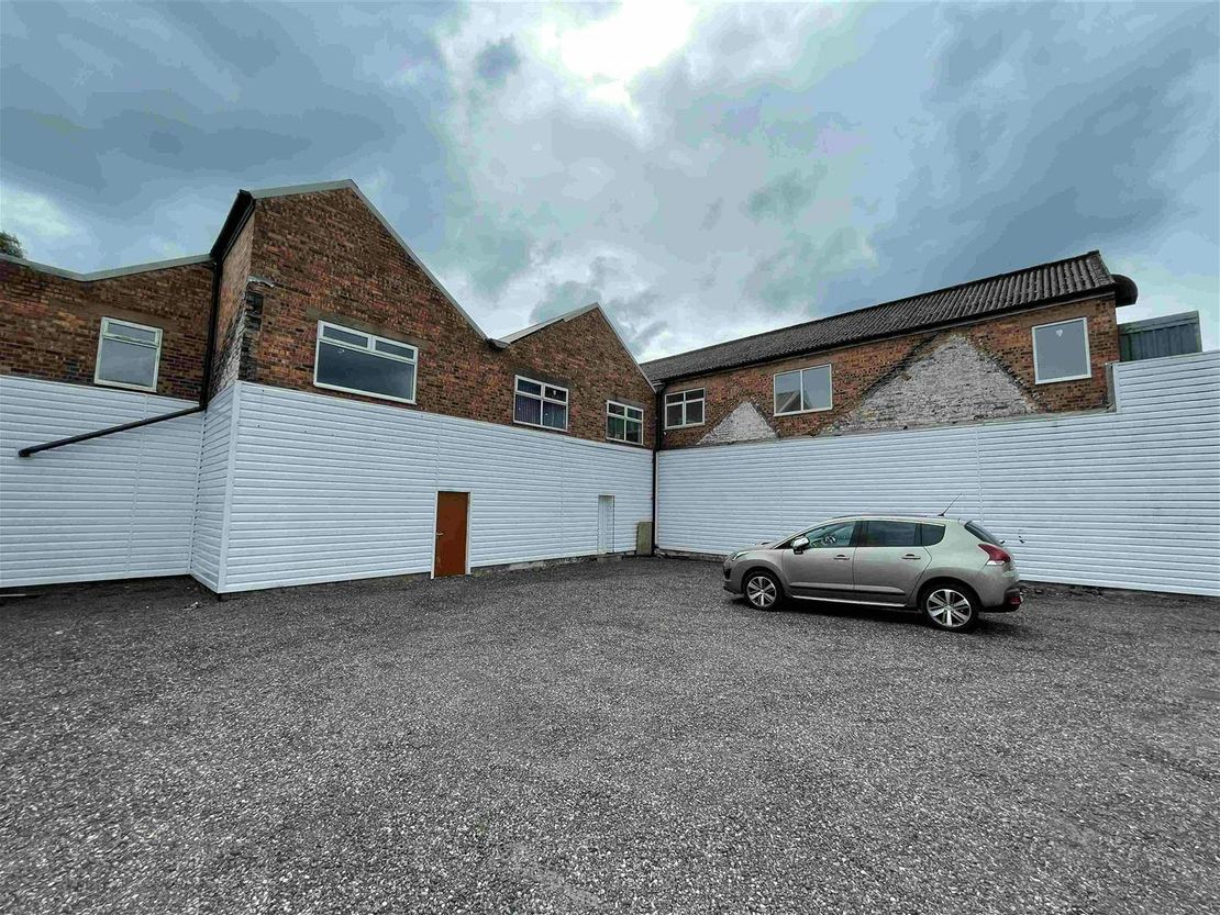 Canalside, Stoke-on-Trent, ST1 3LL