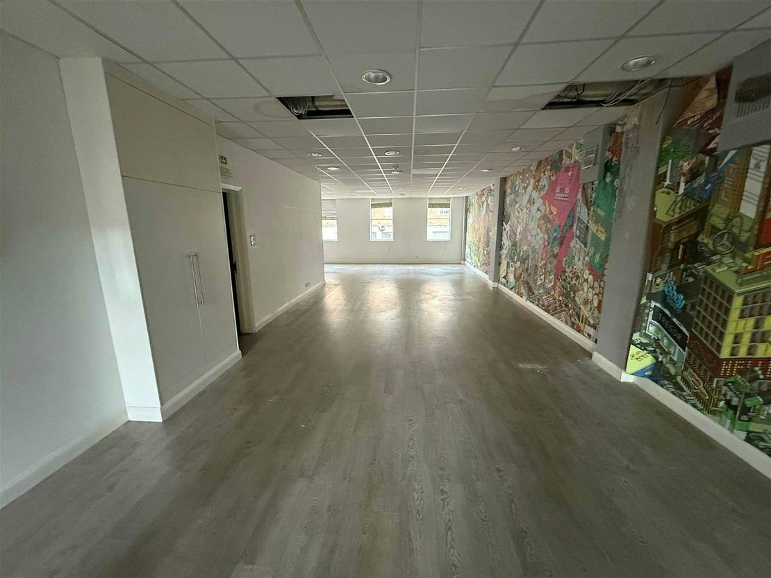1st Floor, 58 High Street, Newcastle-under-Lyme, ST5 1QE
