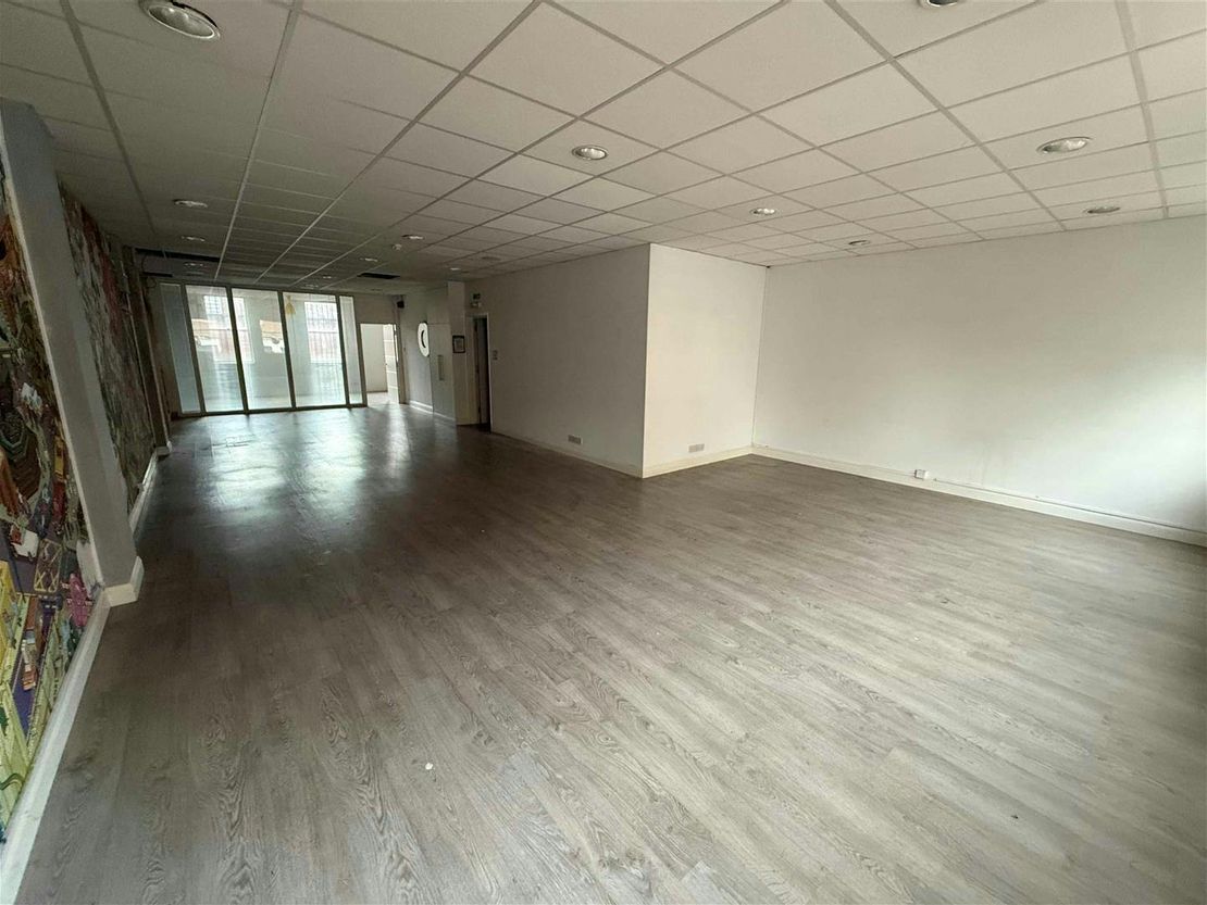 1st Floor, 58 High Street, Newcastle-under-Lyme, ST5 1QE