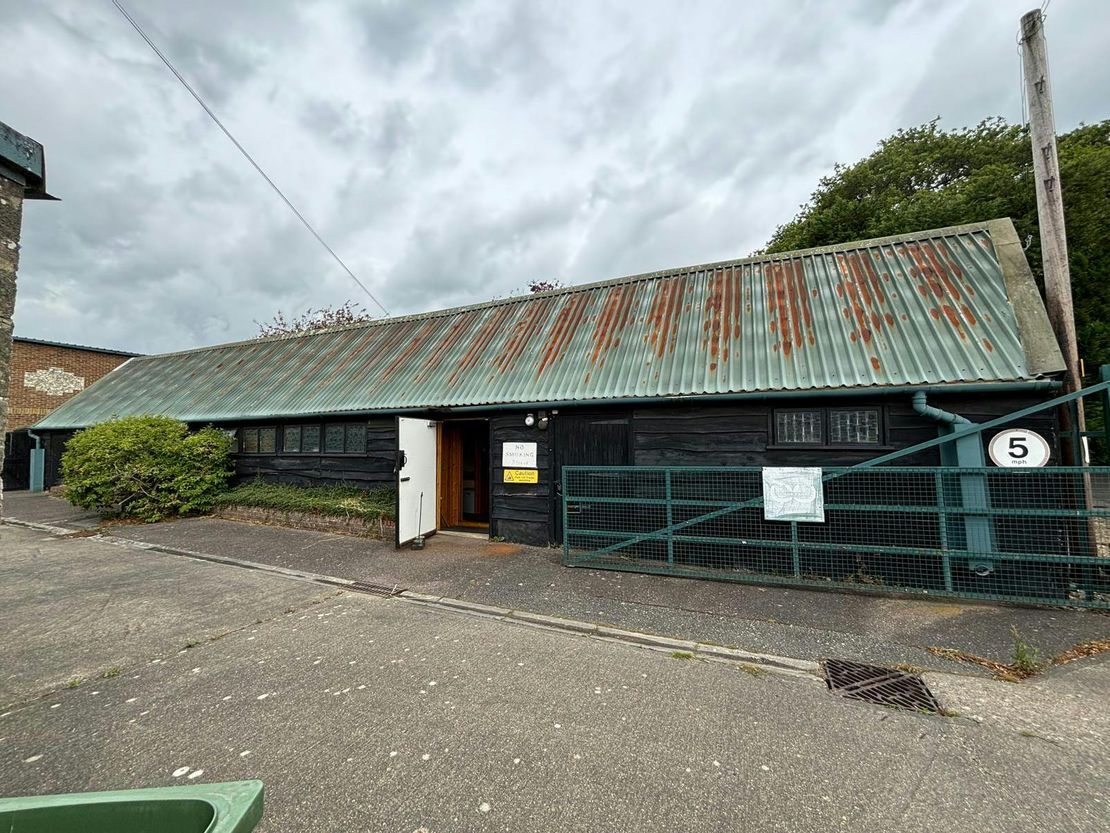 Soake Farm Yard, Soake Road, Waterlooville, PO7 6JA