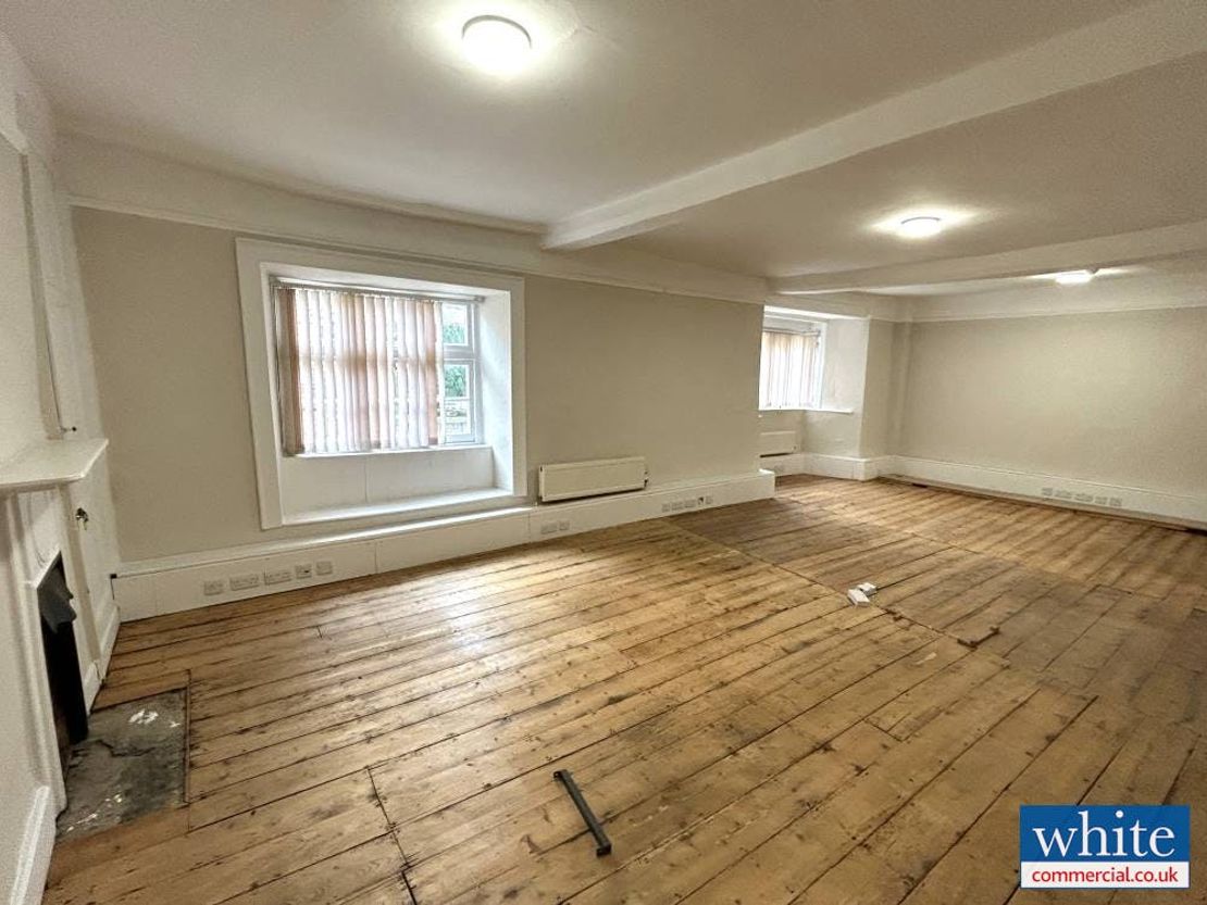 21 Horse Fair, Banbury, OX16 0AH
