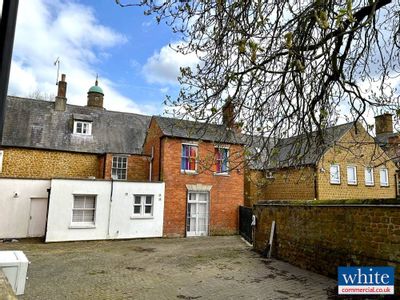 Property Image for 21 Horse Fair, Banbury, OX16 0AH