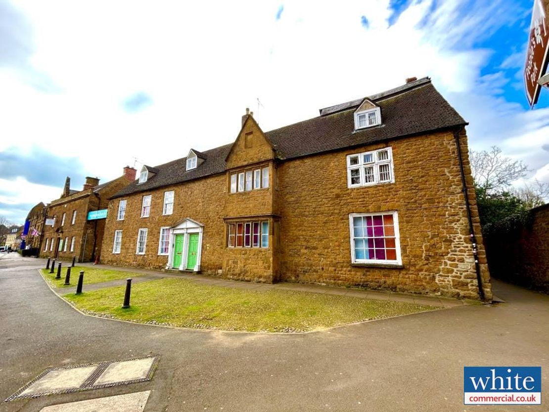 21 Horse Fair, Banbury, OX16 0AH