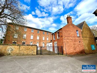 Property Image for 21 Horse Fair, Banbury, OX16 0AH