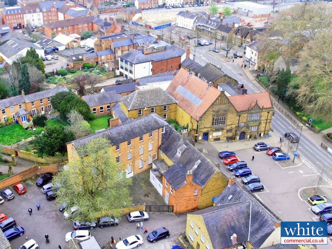 21 Horse Fair, Banbury, OX16 0AH
