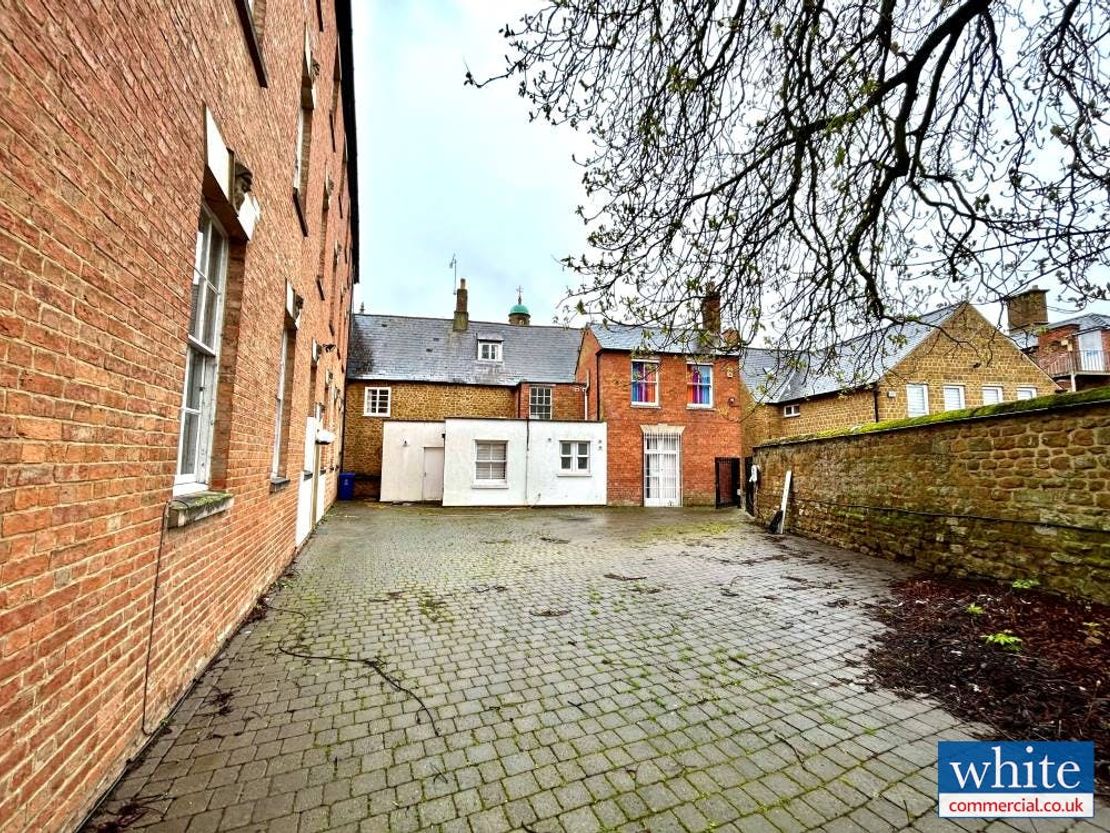 21 Horse Fair, Banbury, OX16 0AH