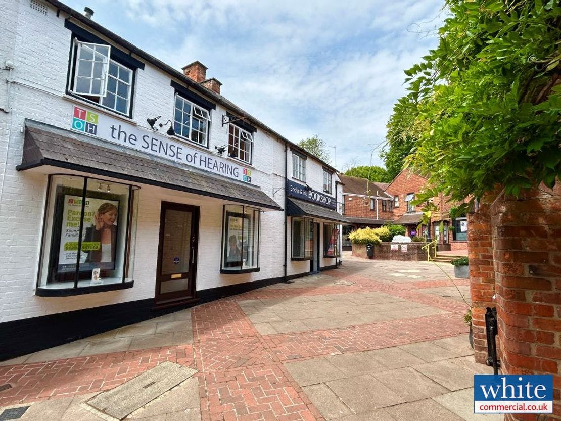 4 White lion walk, Banbury, OX16 5UD
