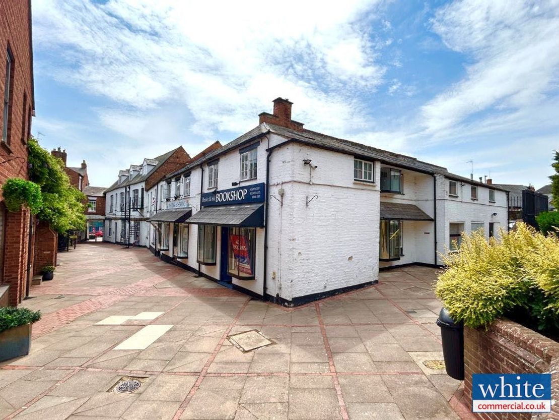 4 White lion walk, Banbury, OX16 5UD