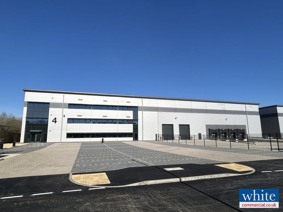 Unit 4 Cabot Bicester, Middleton Stoney Road, Bicester, OX26 1RT