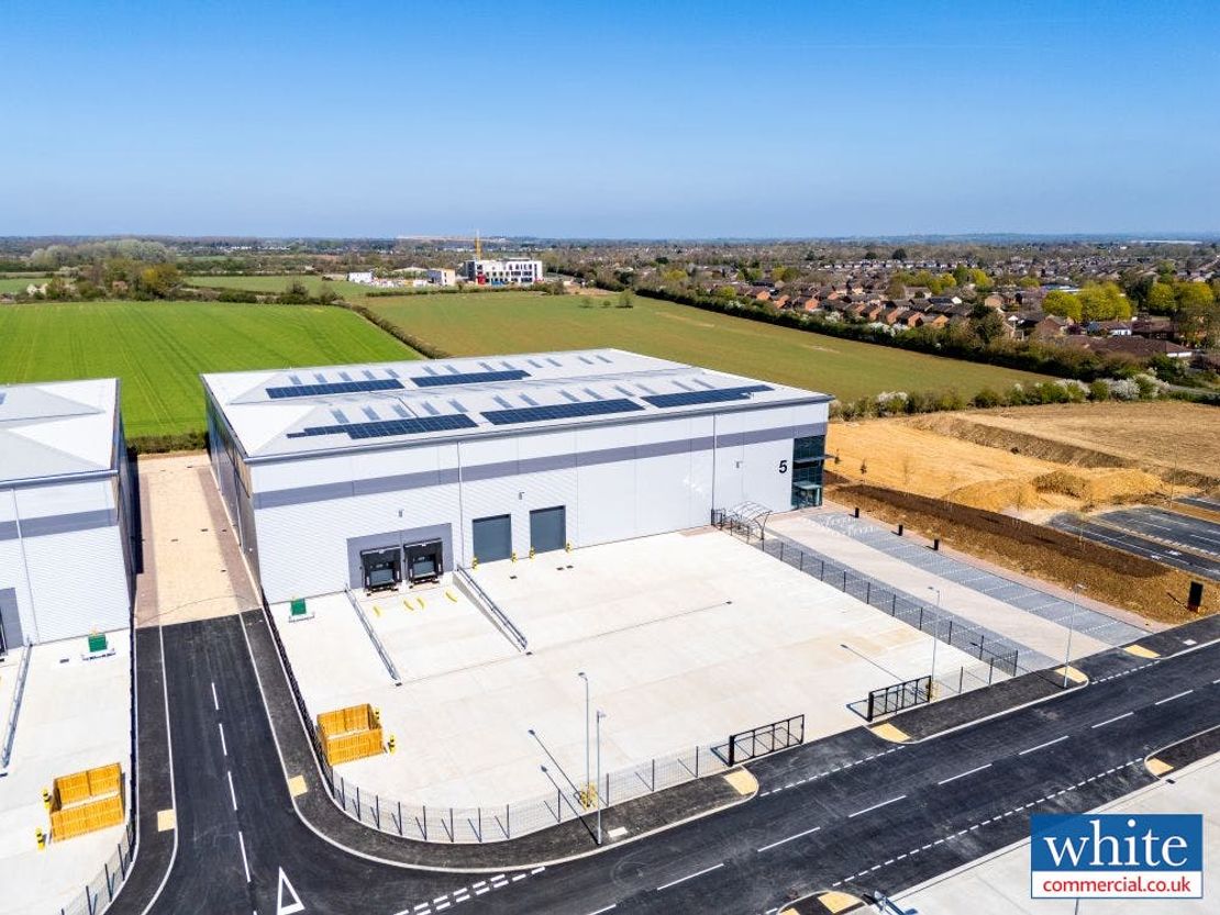 Unit 4 Cabot Bicester, Middleton Stoney Road, Bicester, OX26 1RT