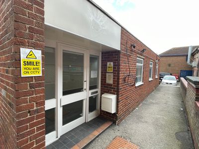 Property Image for 55b The Broadway, Thatcham, Berkshire, RG19 3HP
