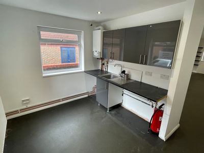 Property Image for 55b The Broadway, Thatcham, Berkshire, RG19 3HP