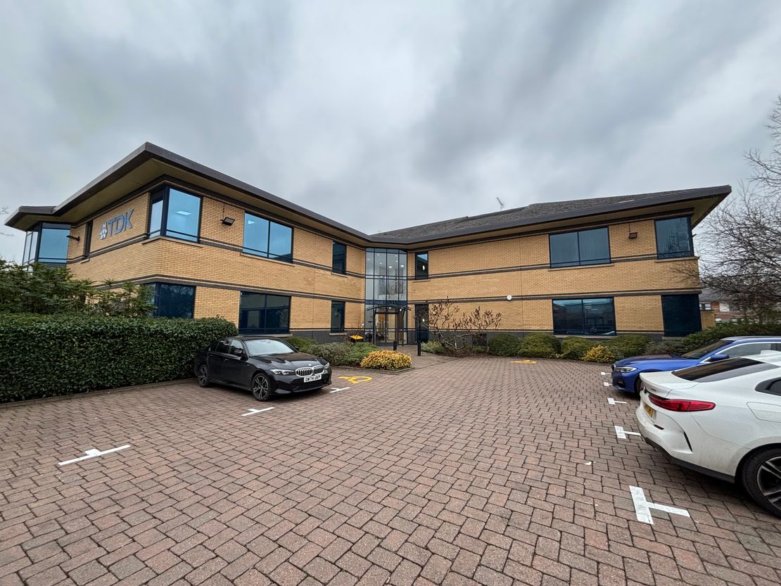 First Floor Suite Bridge House, 1 Brants Bridge, Bracknell, Berkshire, RG12 9BG