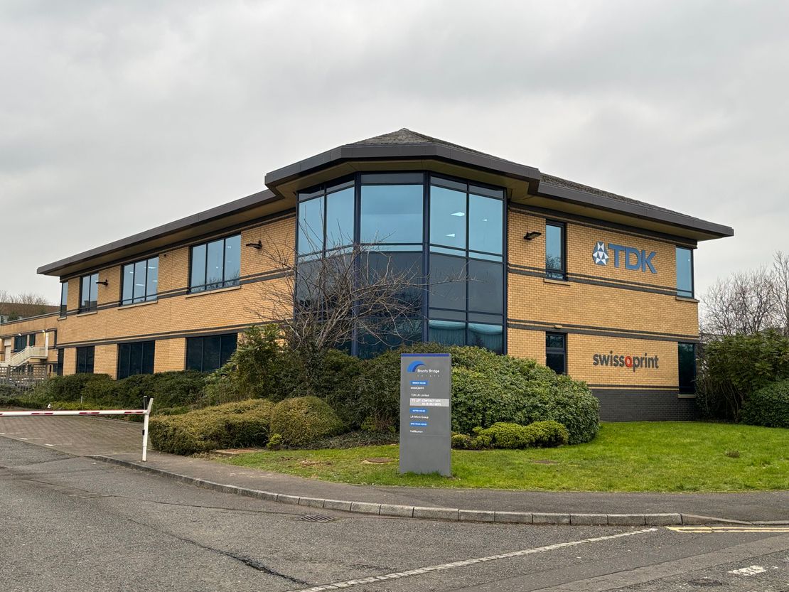 First Floor Suite Bridge House, 1 Brants Bridge, Bracknell, Berkshire, RG12 9BG