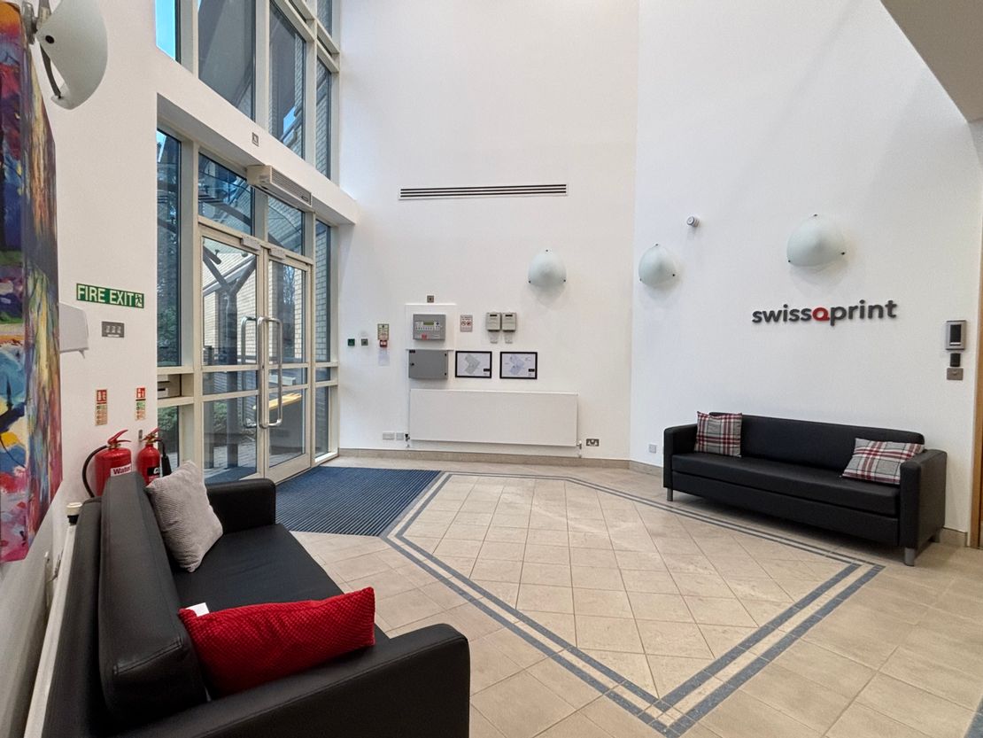 First Floor Suite Bridge House, 1 Brants Bridge, Bracknell, Berkshire, RG12 9BG