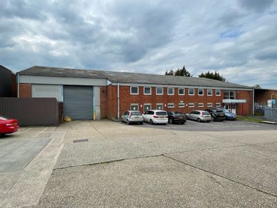 Property Image for 6 Bridgewater Close, Reading, Berkshire, RG30 1NS