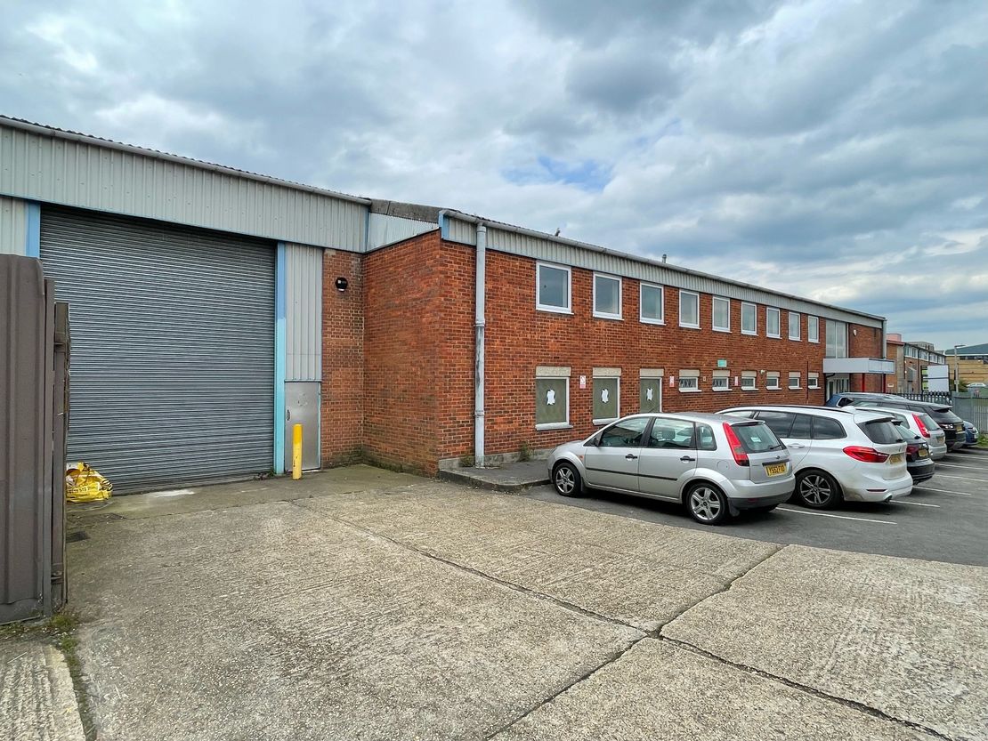 6 Bridgewater Close, Reading, Berkshire, RG30 1NS