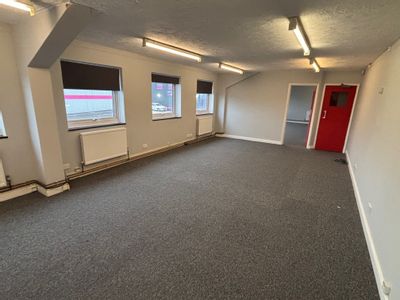Property Image for 6 Bridgewater Close, Reading, Berkshire, RG30 1NS