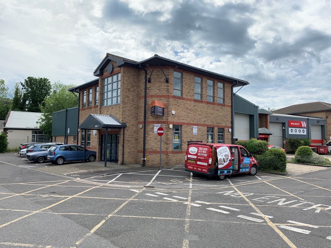 7 Kings Grove Industrial Estate, Kings Grove, Maidenhead, SL6 4DP