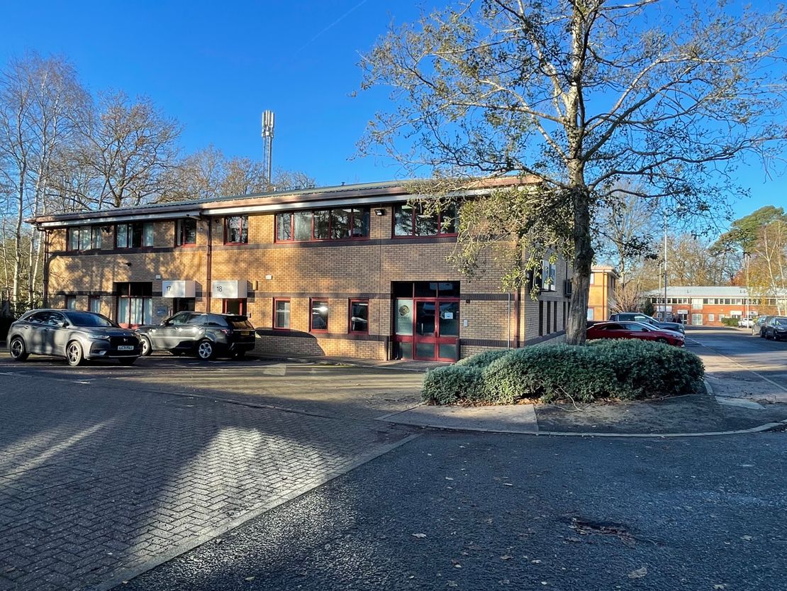 Unit 18, Wellington Business Park, Dukes Ride, Crowthorne, Berkshire, RG45 6LS