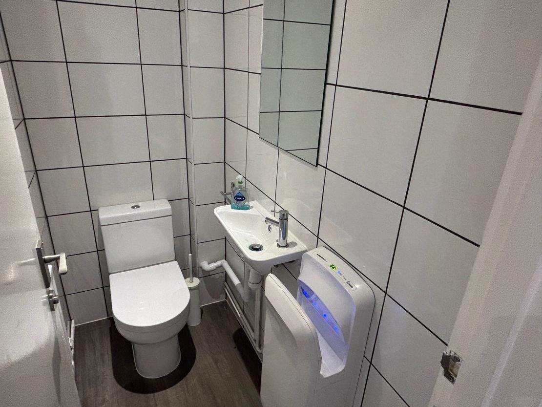 Unit 6 Windsor Business Centre, Vansittart Estate, Windsor, SL4 1SP