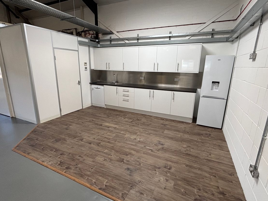 Unit 6 Windsor Business Centre, Vansittart Estate, Windsor, SL4 1SP