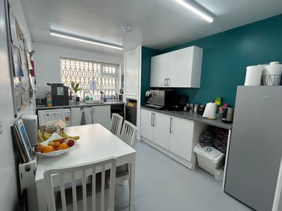Property Image for 1 & 1A Park Street, Maidenhead, SL6 1SL
