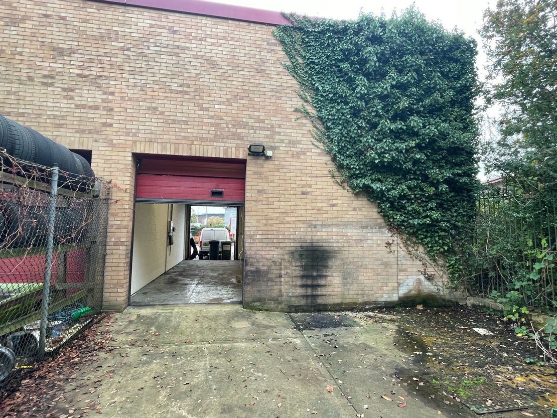 Unit 844 Plymouth Road Industrial Estate, Slough, SL1 4LP