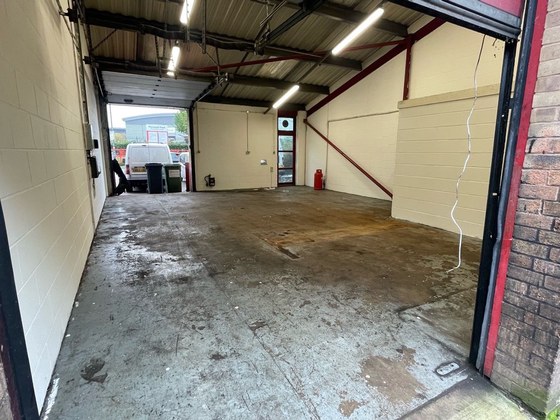 Unit 844 Plymouth Road Industrial Estate, Slough, SL1 4LP