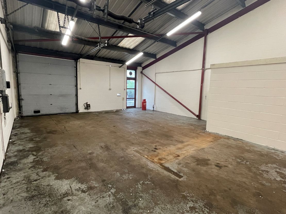 Unit 844 Plymouth Road Industrial Estate, Slough, SL1 4LP