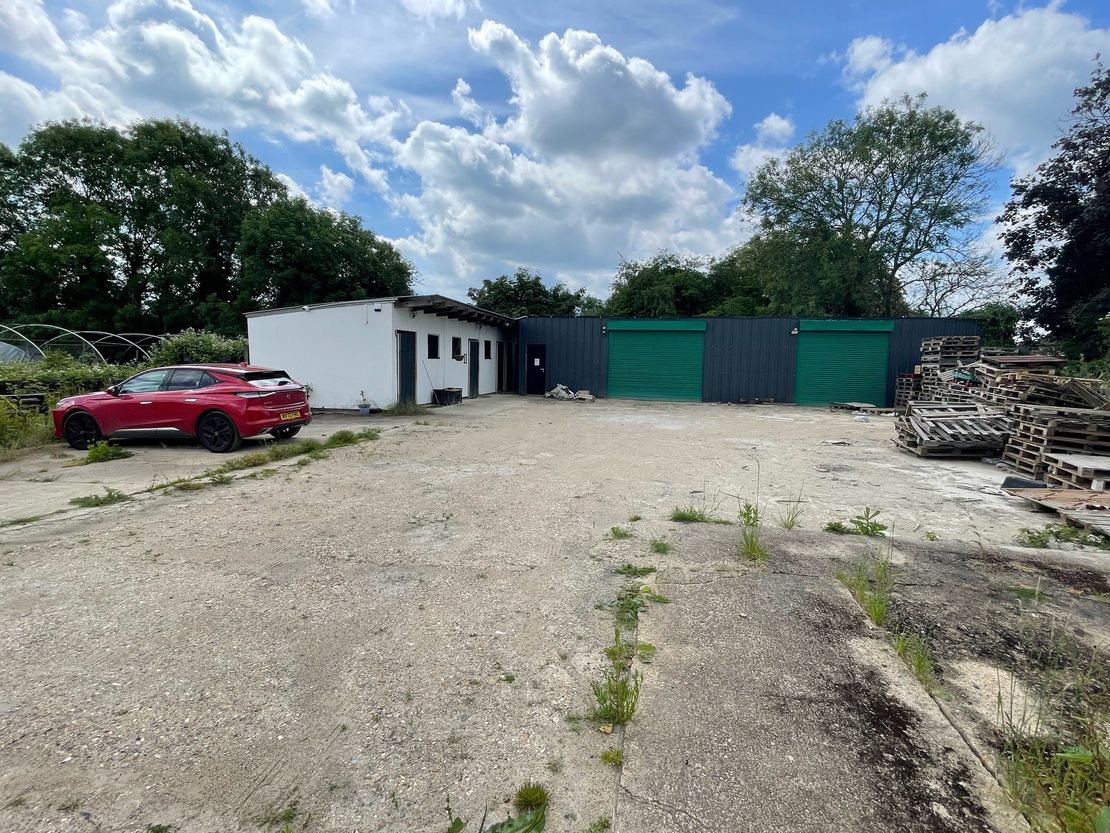 Little Farm Nurseries, North Town Moor, Maidenhead, SL6 7JR