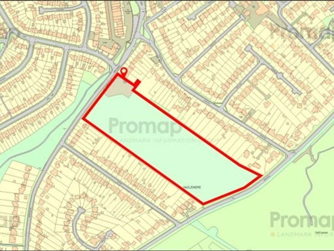 64 Holmer Green Road and Woodland, Hazelmere, High Wycombe, HP15 7BW