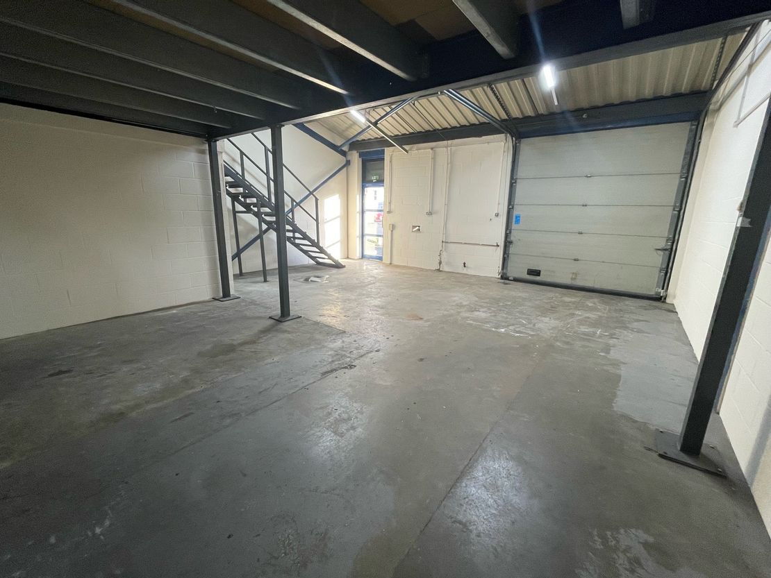 Unit 861 Plymouth Road Industrial Estate, Slough, SL1 4LP