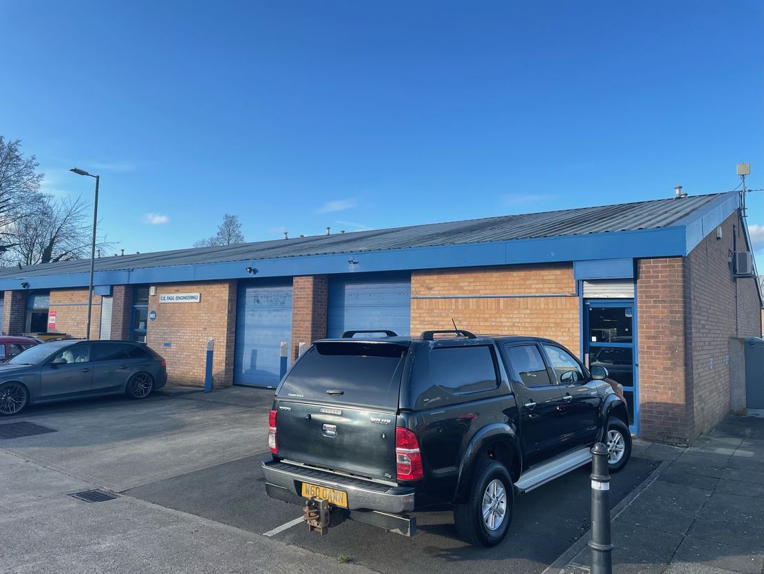 Unit 861 Plymouth Road Industrial Estate, Slough, SL1 4LP