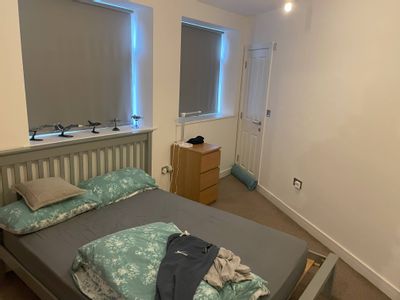 Property Image for 24 A B & C White Hart Street, High Wycombe, HP11 2HL