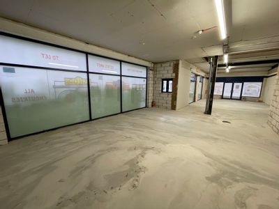 Property Image for 7 Kingsland Centre, Thatcham, RG19 3HN