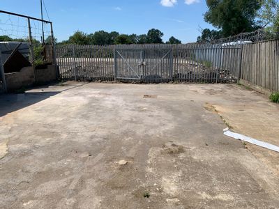 Property Image for Unit B12 Crabtree Road, Thorpe Industrial Estate, Egham, TW20 8RN