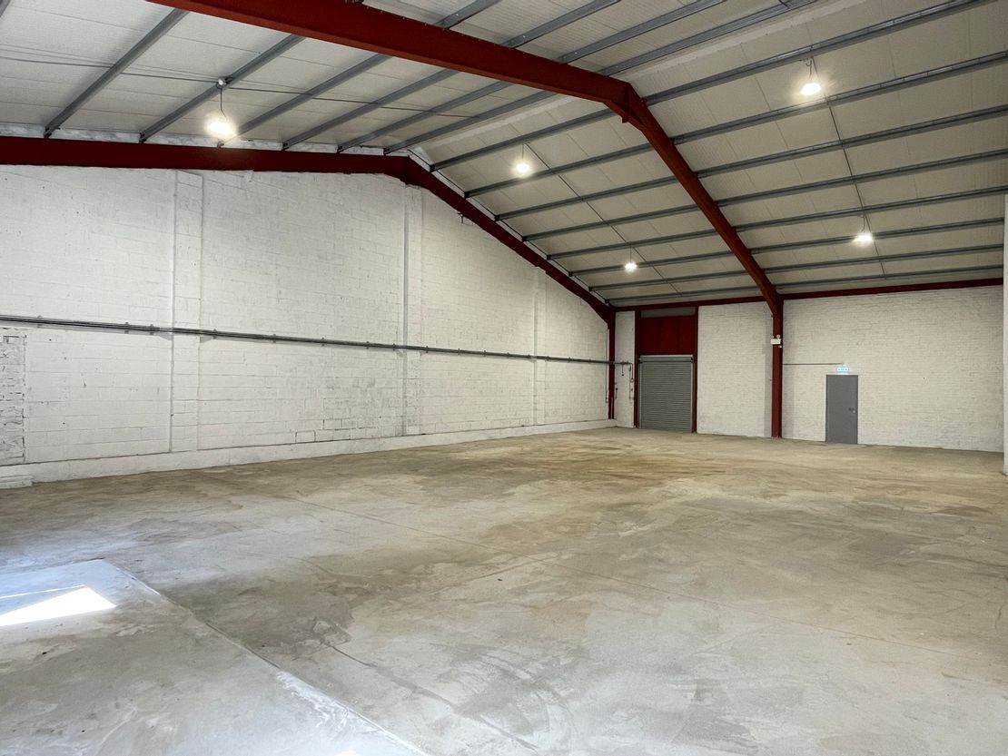 Unit B12 Crabtree Road, Thorpe Industrial Estate, Egham, TW20 8RN