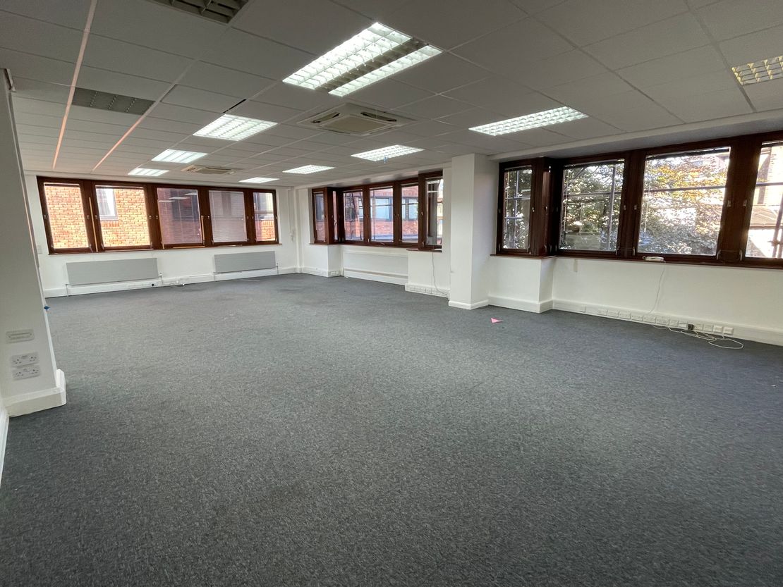 First Floor 268-270 High Street, Uxbridge, UB8 1LQ