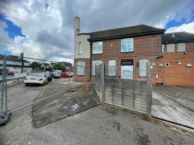 Property Image for The Royal Tavern, 185 Court Road, Mottingham, London, SE9 4UG
