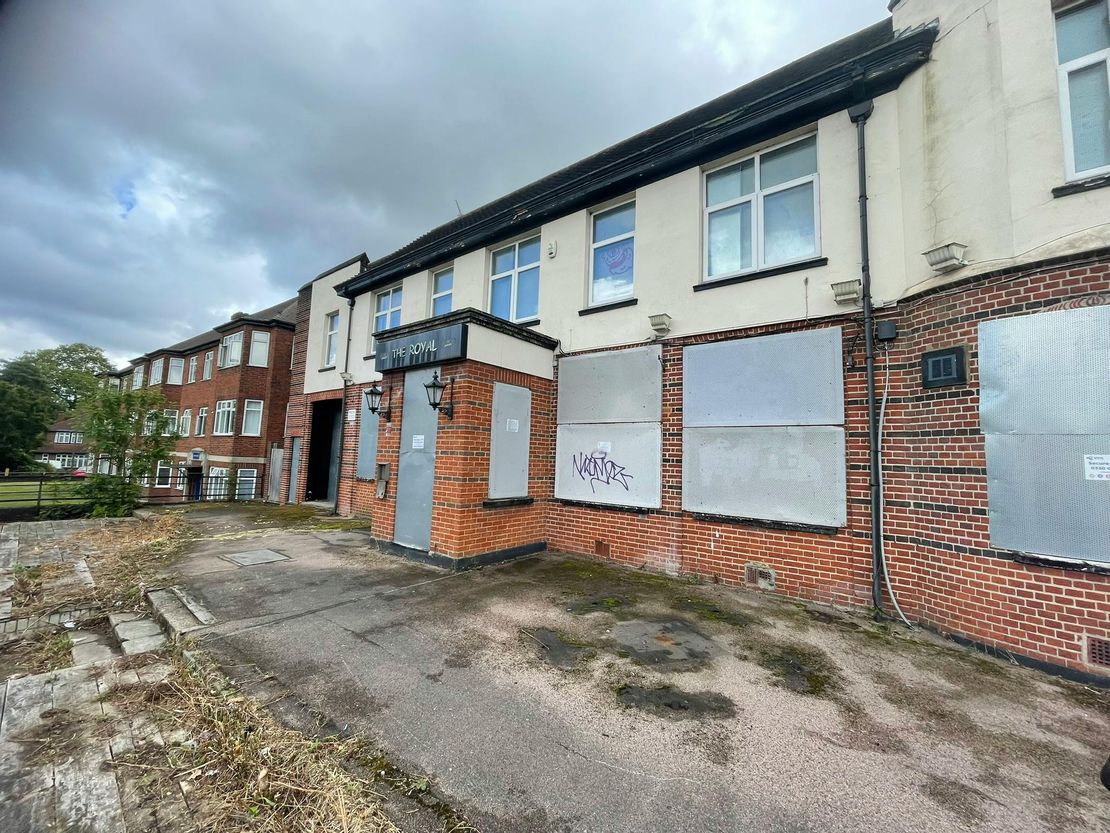 The Royal Tavern, 185 Court Road, Mottingham, London, SE9 4UG