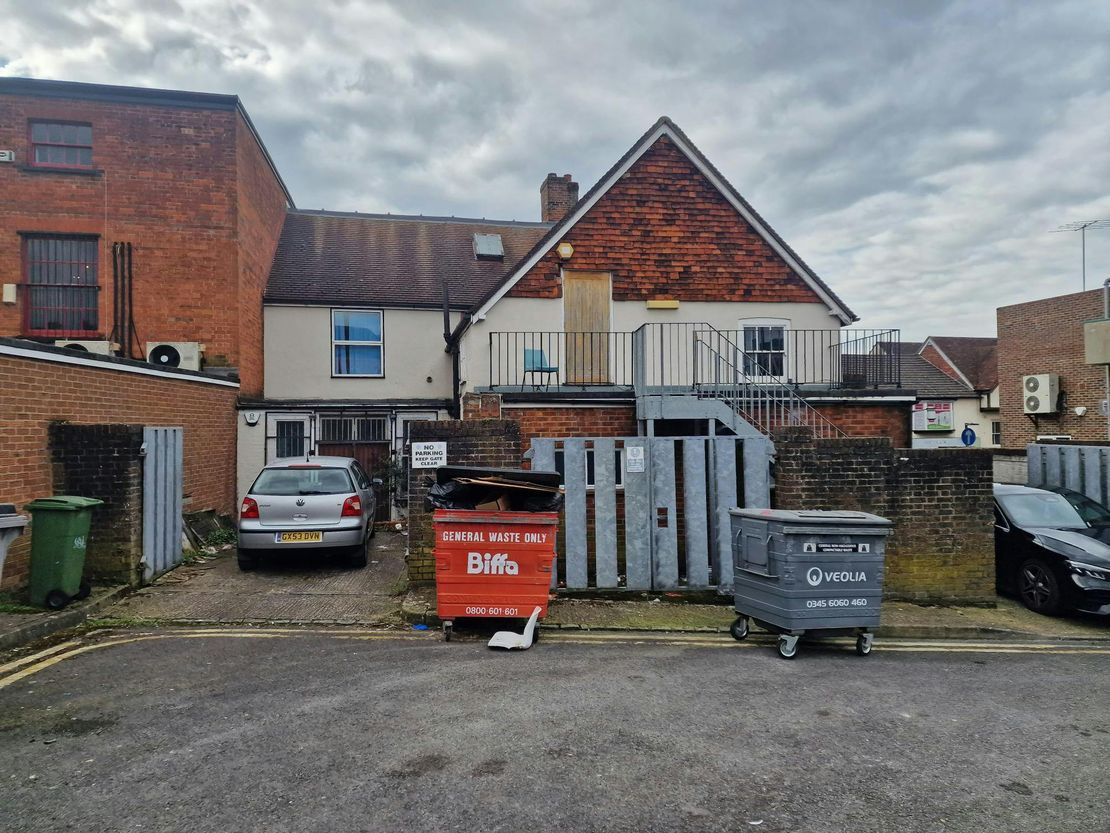 First Floor, 16A Church Street, Basingstoke, RG21 7QH