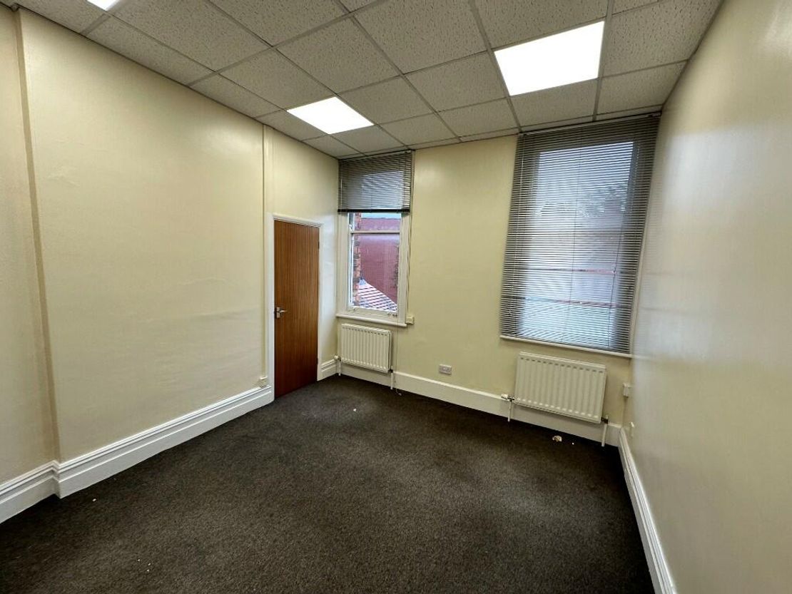 Coton Road, Nuneaton, Warwickshire, CV11 5TQ